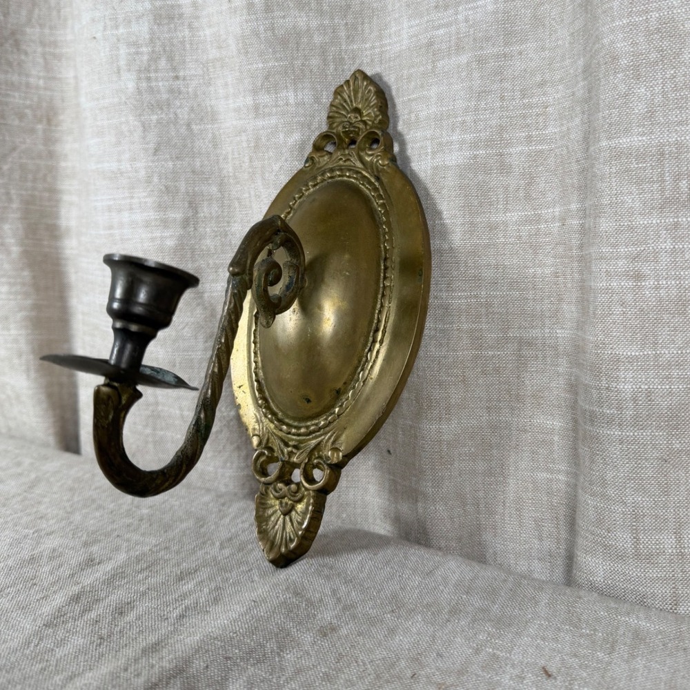 Wall Sconce Good Vintage Ornate Brass Oval Shell Scroll Taper Candle Holder